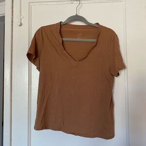 A New Day Tan Short Sleeve V-Neck T-Shirt Size Small